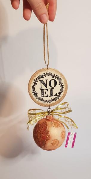 COLGANTE NAVIDEñO NOEL CON PELOTITA DE NAVIDAD 24CM